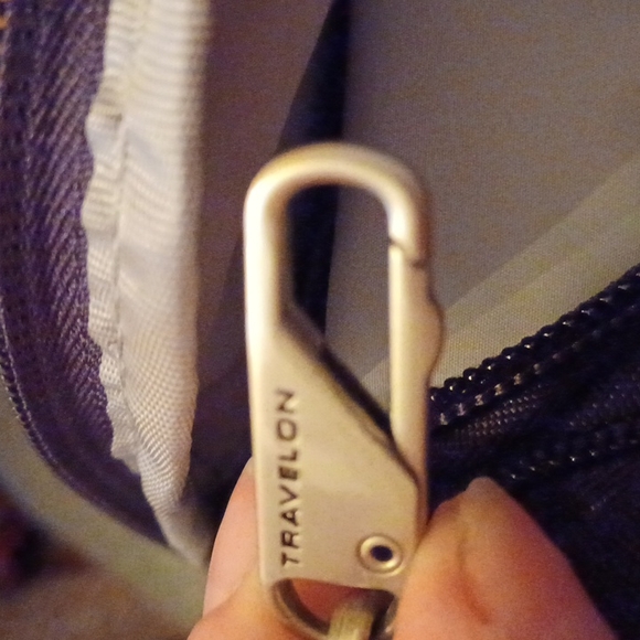 Brand New WOT Deep Purple Travelon Crossbody Purse with Adjustable Strapes - Picture 6 of 7